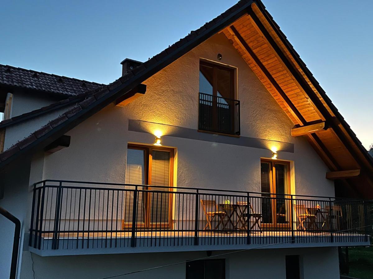 Apartma Ela Zgornje Gorje Bagian luar foto